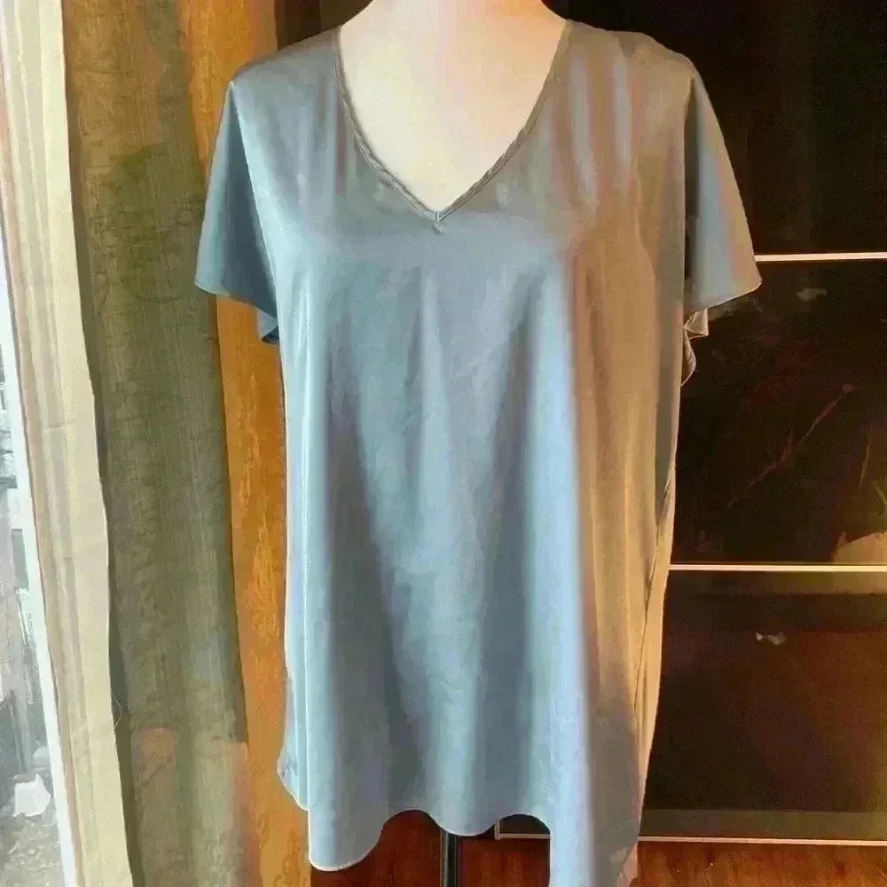 💥💥2/20$  beautiful silver blue colour top